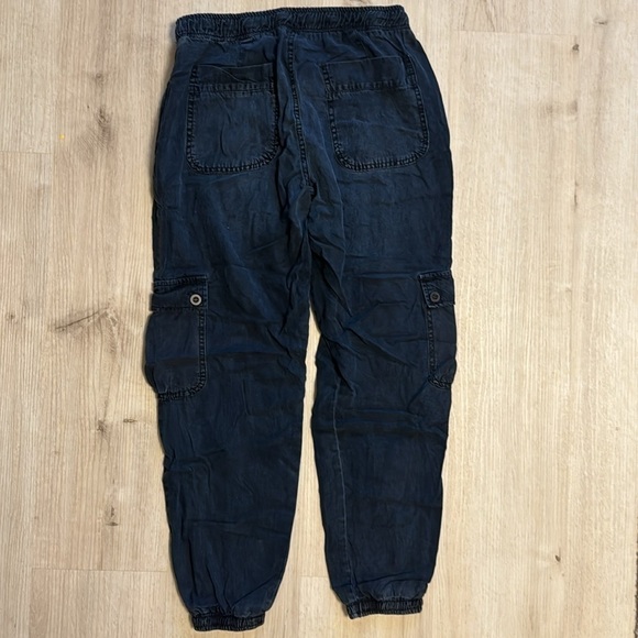 Bella Dahl Distressed Cargo Pants Navy size Small - Picture 4 of 4